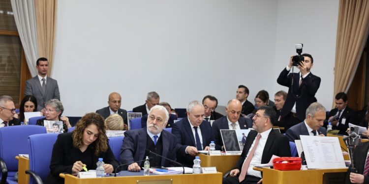 DEM Partililerden MESEM tepkisi: Çocukları öldürüyor