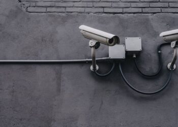 Daire girişini kayda alan yöneticiye ceza