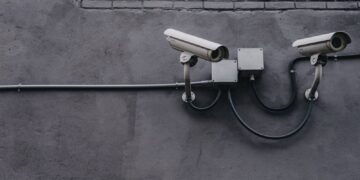 Daire girişini kayda alan yöneticiye ceza