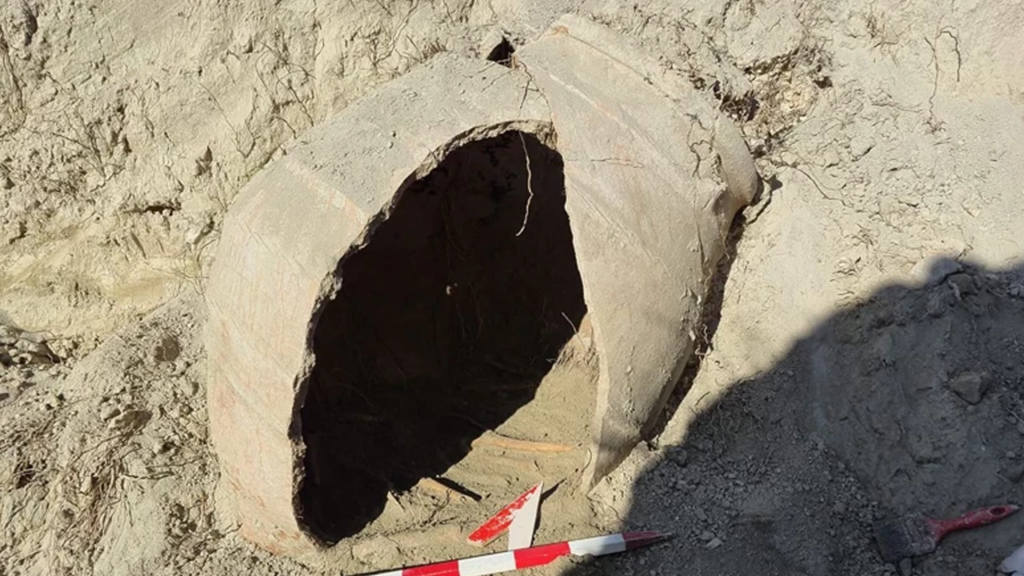 Denizli'de Su Borusu Kazısında Gizemli Küpler... İçleri İnsan Kemiği Dolu!