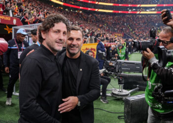 Derbi Sonrası Tekke'den Takımına Övgü, Buruk'tan Sitem!