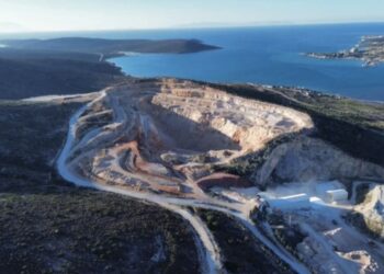 Dünyaca ünlü sörf merkezinin rüzgarını bozdu, molozlar hazine arazisine bırakıldı!