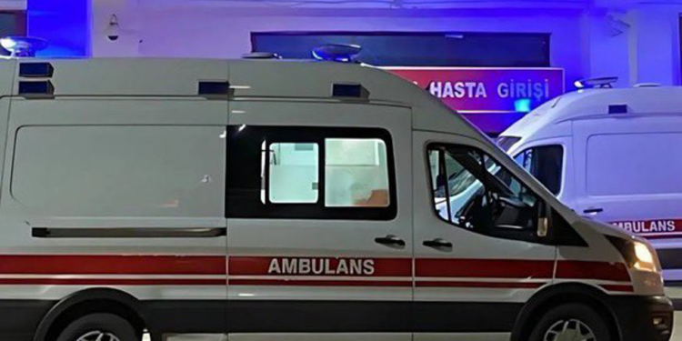 Fatih'te Bir Otelde Yine Zehirlenme Şüphesi! 2 Kardeş Hastanelik Oldu