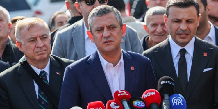 Fevkalade siyasi bir operasyon sürüyor!