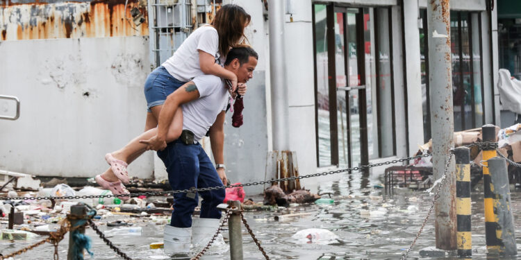 Filipinler Çifte Felaketin Pençesinde! Bilanço Katlanıyor
