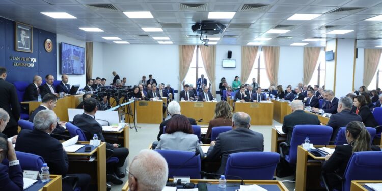 Gelecek Partili Torun: Türkiye Adem-i Merkeziyetçilikten korkmamalı