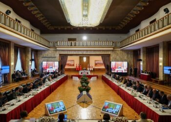 Gülistan Kılıç Koçyiğit: Kürt halkı not ediyor  Ahmet Şık: İmralı’ya gidilmeli, gerekirse Kandil’e gidilmeli