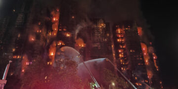 Hong Kong Cehennemi Yaşıyor! Büyük Yangında Ölü Sayısı Arttı, Yüzlerce Kişiden Haber Yok