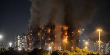 Hong Kong’daki yangında en az 128 kişi öldü, yüzlerce kişi hala kayıp