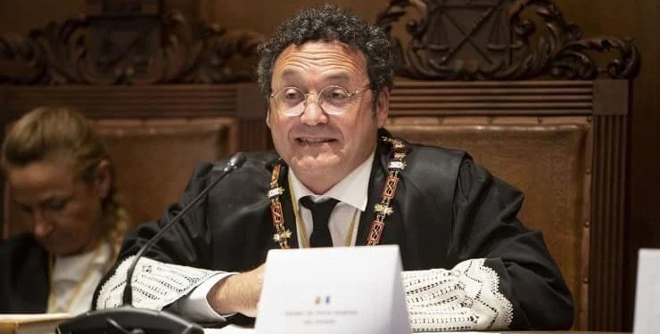 İspanya’da ilk kez bir başsavcı yargılandı