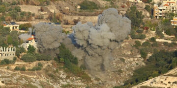 İsrail Ateşkes Tanımıyor! Lübnan'ı Fosfor Bombasıyla Vurdu