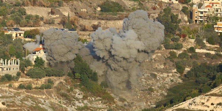 İsrail Ateşkes Tanımıyor! Lübnan'ı Fosfor Bombasıyla Vurdu
