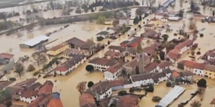İtalya Şiddetli Yağışların Pençesinde: Kayıplar Var