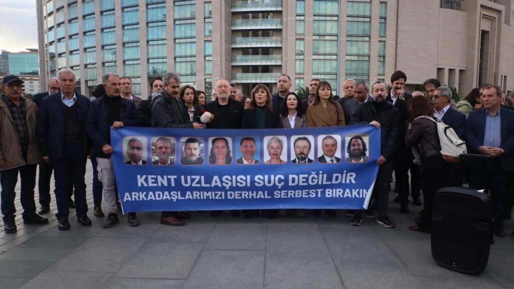 'Kent Uzlaşısı davasında yanlış yoldasınız, bu yoldan dönün'