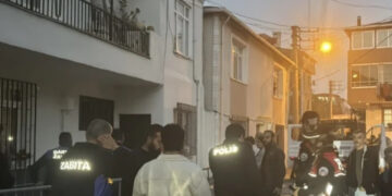 Kocaeli’de Panik! Kolonlar Çatladı, Bina Mühürlendi