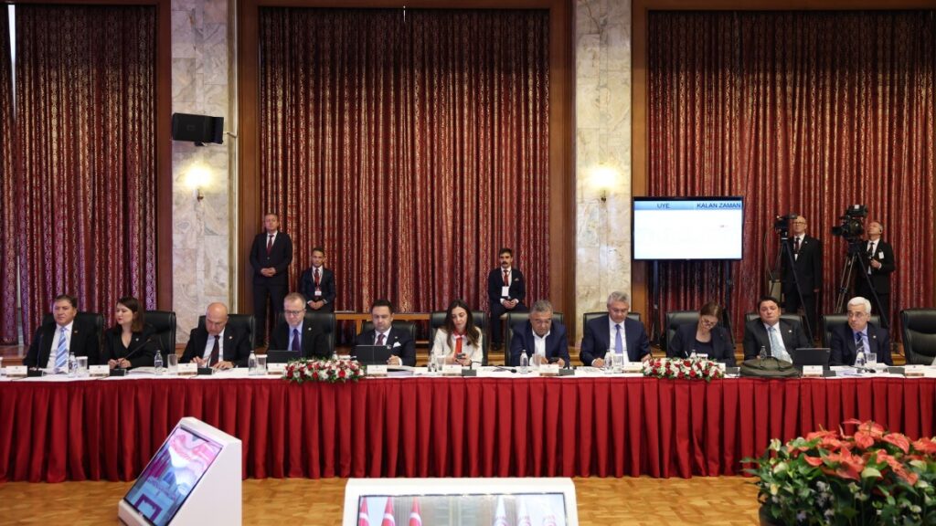 Komisyon İmralı kararını verecek: CHP engel mi?