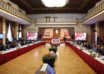 Komisyon üyeleri IRA deneyimini incelemek üzere İrlanda’ya gitti