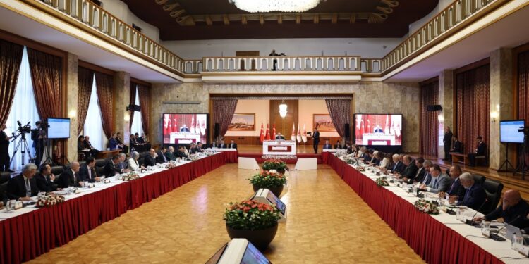 Komisyon üyeleri IRA deneyimini incelemek üzere İrlanda’ya gitti