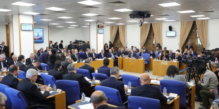 Kürdistan'daki elektrik kesintileri Meclis gündeminde