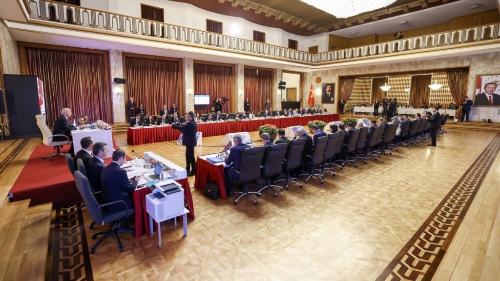 Kurtulmuş parti koordinatörleri ile bir araya geldi