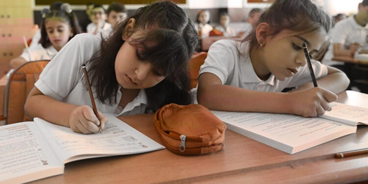 MEB'den Eğitimde Tarihi Değişiklik: Ara Tatil Kalkıyor mu? Bakan Tekin Tarih Verdi