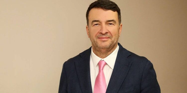 Mahkeme, Metin Lütfi Baydar’ın CHP'den ihracını durdurdu