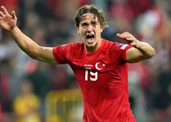 Milli Futbolcu Bertuğ Yıldırım Evleniyor! Teklif Sosyal Medyayı Salladı