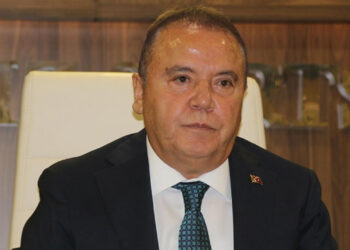 Muhittin Böcek'ten 'Sağlığım Hızla Kötüleşiyor' Mesajı