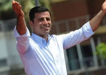 Murat Yetkin: Avrupa diyorsanız Demirtaş'ı bırakın!
