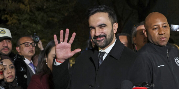 New York’da oy verme işlemi başladı; ilk kez bir müslümanın belediye başkanı olması bekleniyor