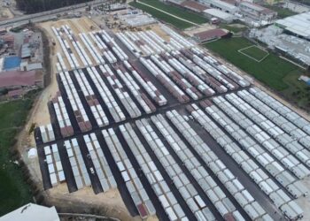 Öğretmenlere boşaltmaları için bir hafta verildi!