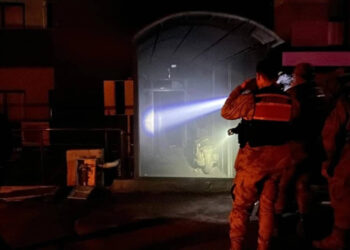 Oto Galeride Korkunç Yangın! 2 Ölü, 14 Yaralı