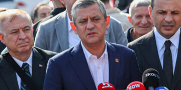 Özgür Özel’den iktidara ‘İmralı ziyareti’ tepkisi: “Ayıplı bir iş yapıyor gibi davranıyorlar”