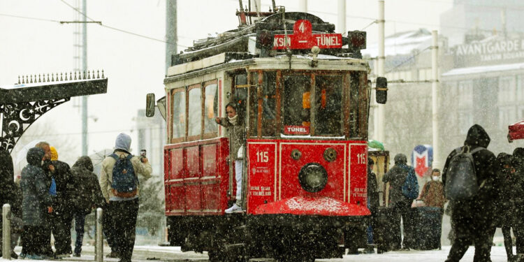 Prof. Dr. Orhan Şen Tarih Verdi: İstanbul'a Kar Ne Zaman Yağacak?