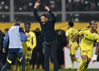 Rize'de Gol Yağmuru... Fenerbahçe Geriden Geldi, Farka Koştu!