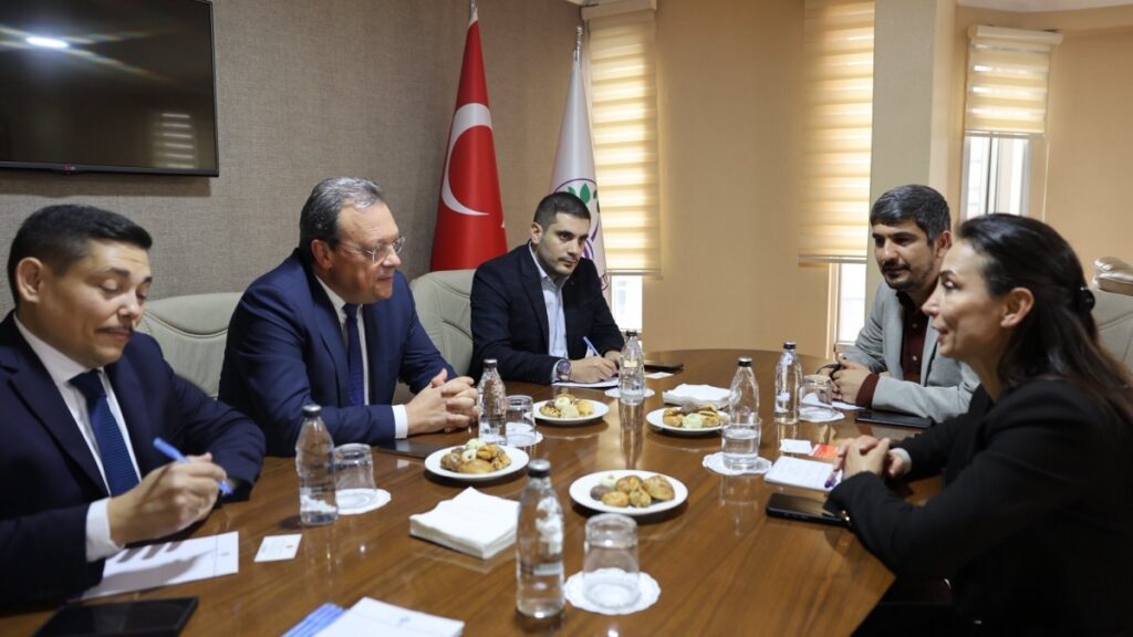 SYRİZA ve Avrupa Solu'ndan DEM Parti'ye 'süreç' ziyareti