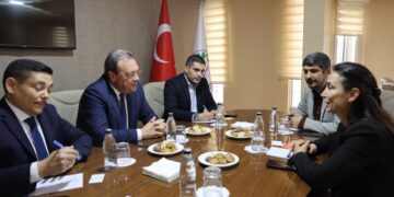 SYRİZA ve Avrupa Solu'ndan DEM Parti'ye 'süreç' ziyareti