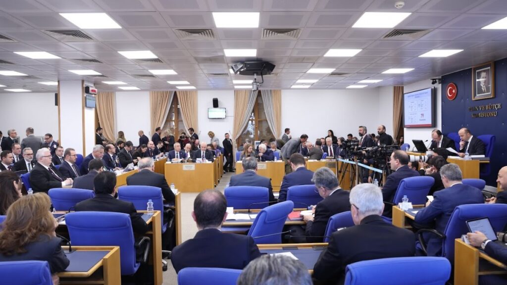 'Sağlık hizmetlerinin 3'te 1'i özel sektöre devredilmiş durumda'