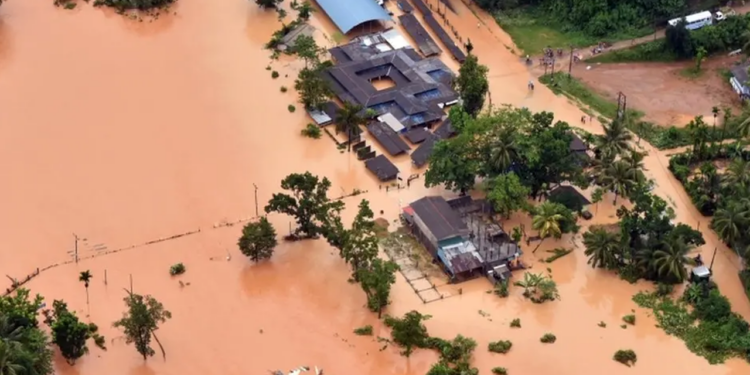 Sri Lanka'da Olağanüstü Hal İlanı... Yüzlerce Ölü ve Kayıp!