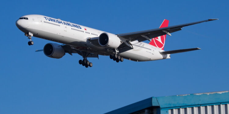 Türk Hava Yolları Venezuela Uçuşlarını Durdurdu