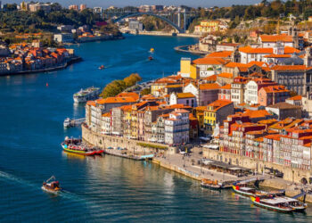 Türklere Avrupa Kapısı Açılıyor: Aylık 43 Bin TL Geliri Olanlara AB Oturum İzni Verilecek