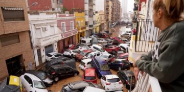 Valencia sel felaketine tepkiler 1 yıl sonra istifa getirdi