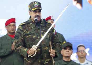 Venezuela Lideri Maduro, Simon Bolivar'ın Kılıcıyla Meydan Okudu