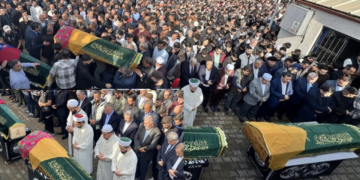 Yangın Faciasında Hayatını Kaybedenlere Veda... Gözyaşları Sel Oldu