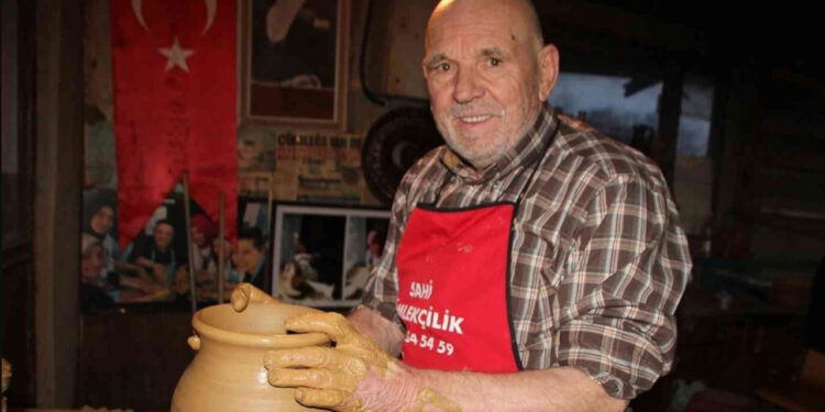 Yaşayan İnsan Hazinesi Ödülü Sahibi Çömlek Ustası Salim Yaşar Hayatını Kaybetti