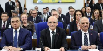 Yaygın kanaatin aksine vergi yükümüz yüksek değil; vergi ve harçlarda hedef enflasyonla güncelleme gündemimizde