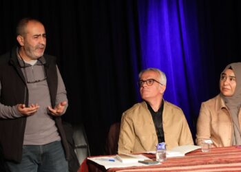 Yazar-ressam Hüseyin Özsoy, Wan’da okurlarıyla buluştu