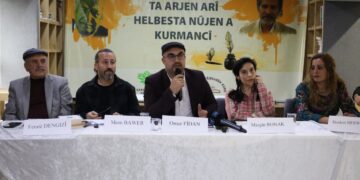 ‘Aç kalalım ama kültürsüz kalmayalım’