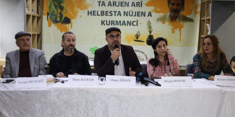 ‘Aç kalalım ama kültürsüz kalmayalım’