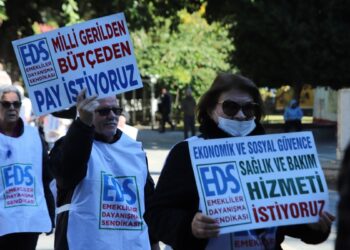 Emekliler ‘insanca yaşam’ talebiyle yürüdü